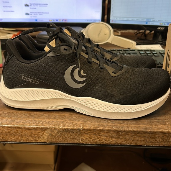 Topo Athletic Fli-Lyte 5 Black - Picture 5 of 5